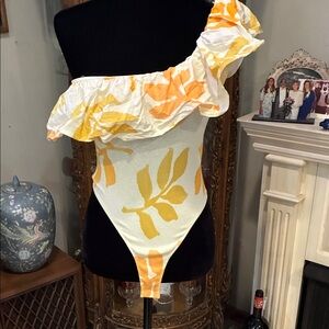 One-Shoulder Floral Bodysuit Zara